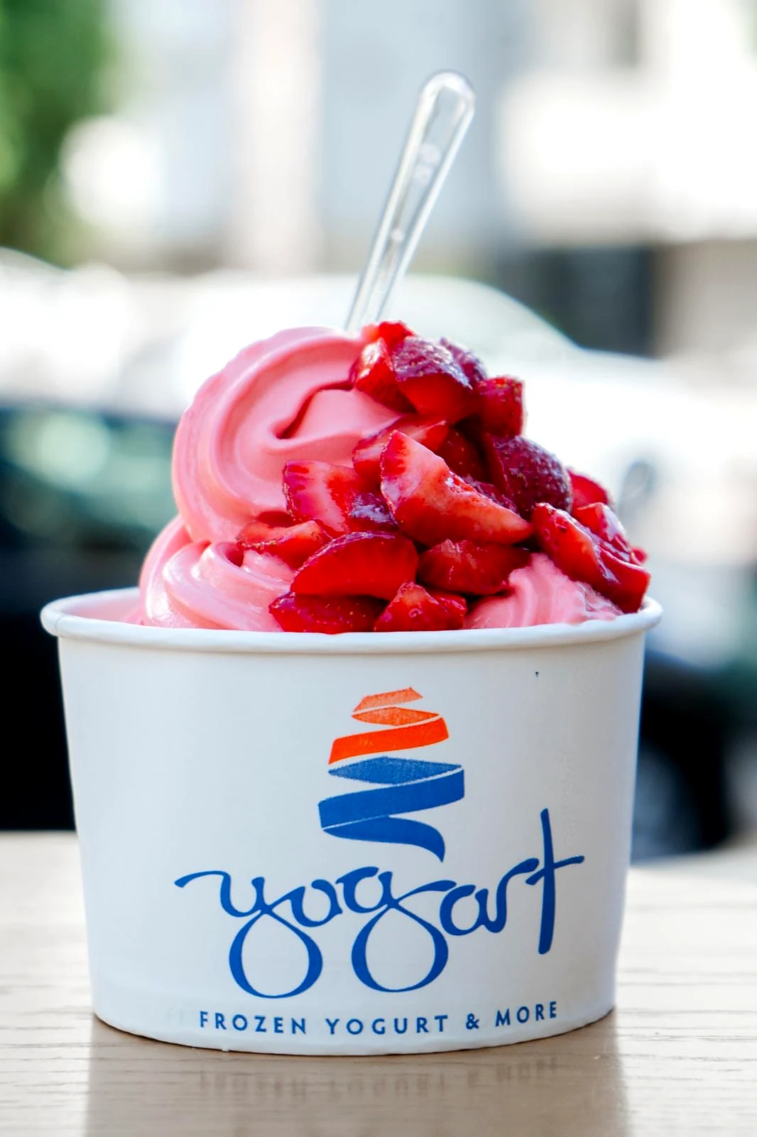 Strawberry frozen yogurt